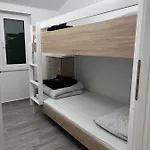 Mungo Villa *