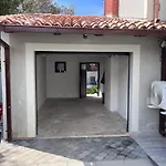 Mungo Villa