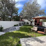 Mungo Villa
