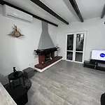 Mungo Villa