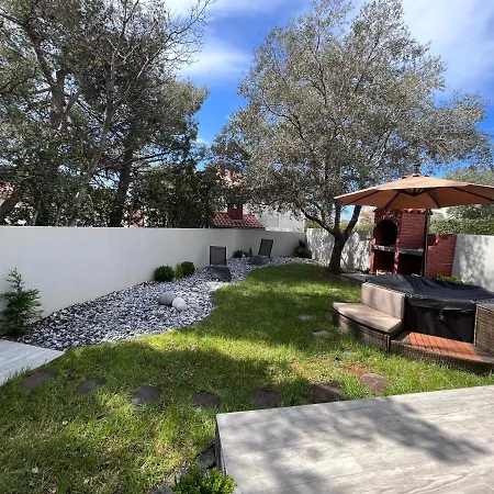 Mungo Villa