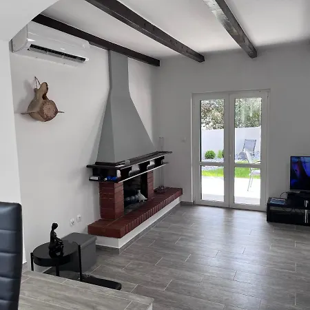Mungo Villa